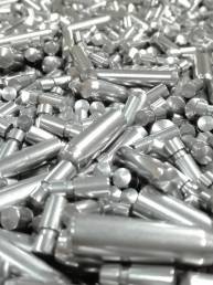 Minuterie metalliche sottoposte al processo di vibrofinutura.